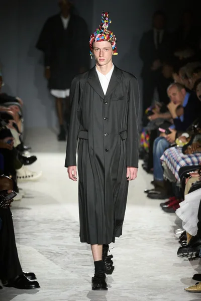 Look 15